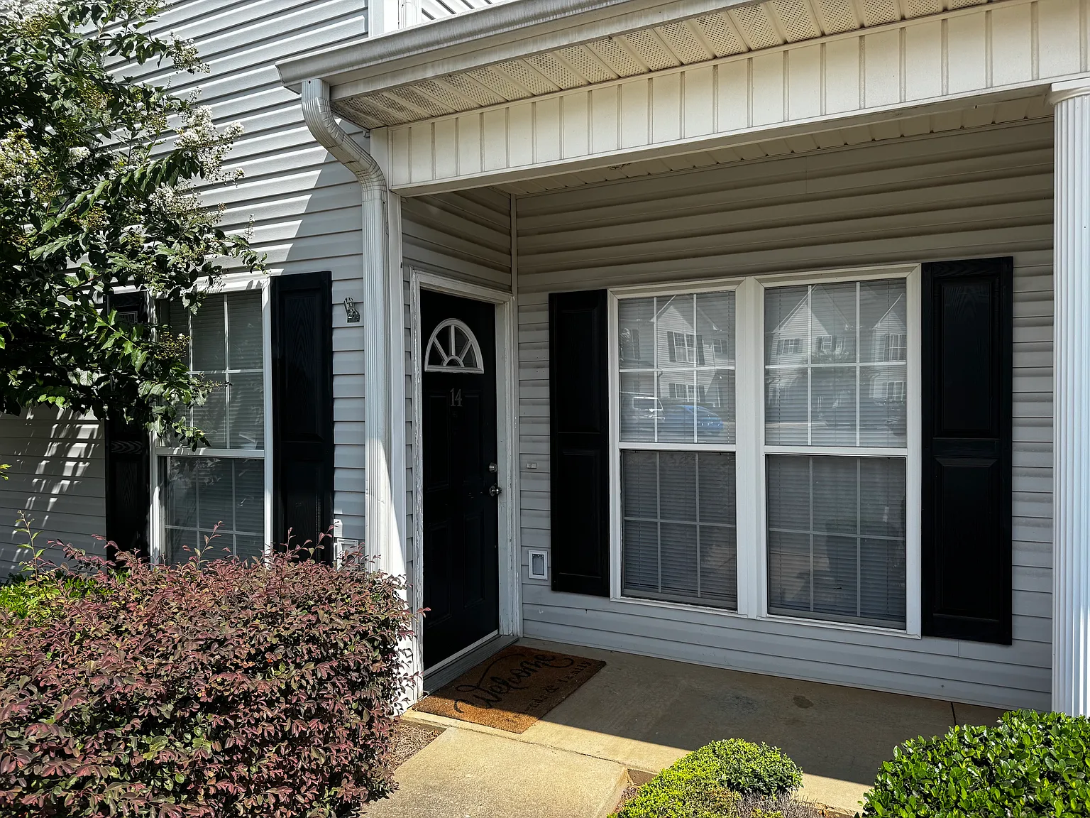 2 bed, 2.5 bath, 1100 sqft, $1,700 — Photo 1
