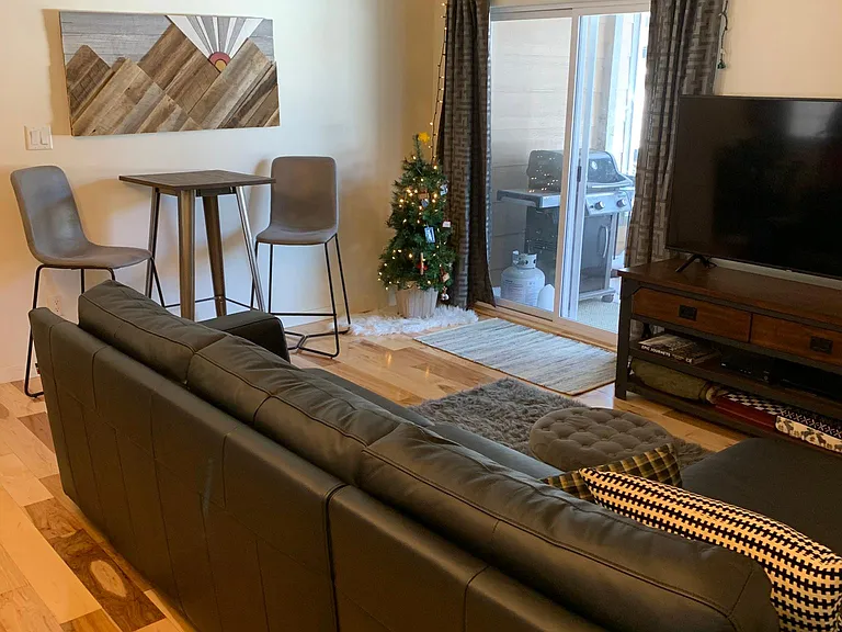 107 Peaks View Ct — Photo 1