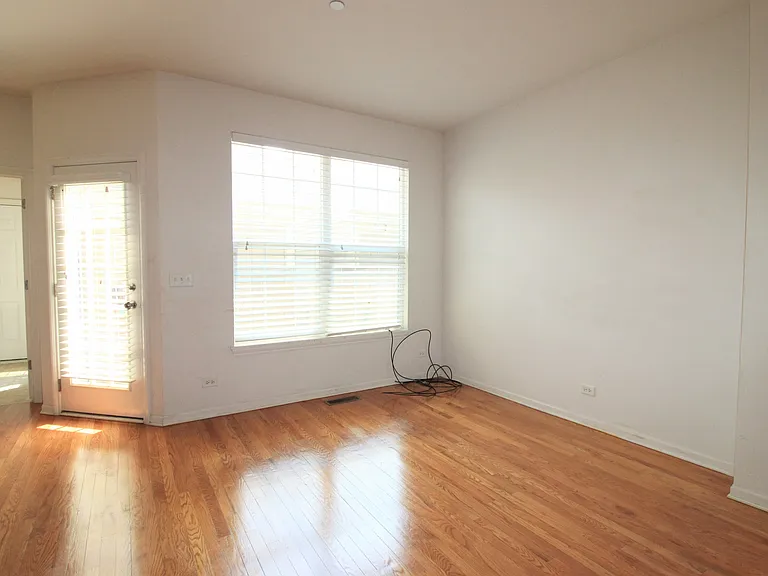 365 Bradbury Ln — Photo 7