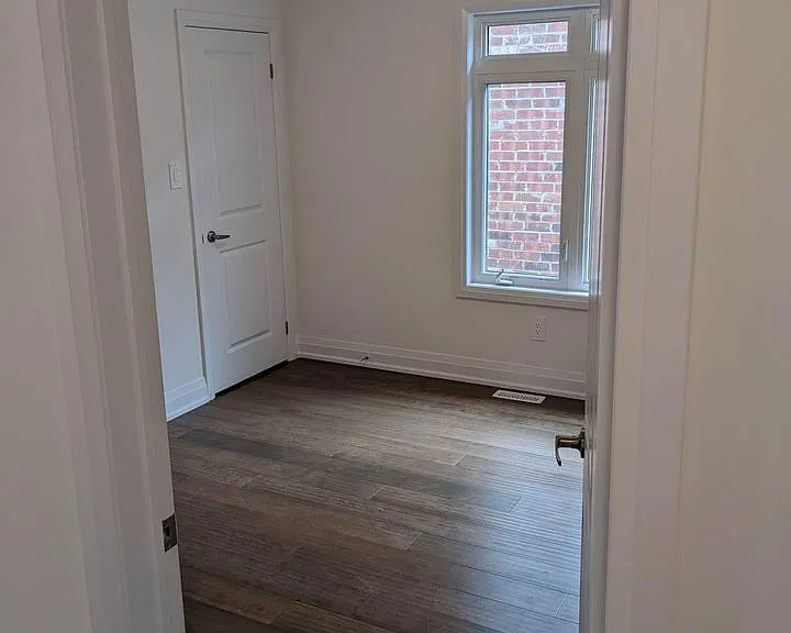 180 Franklin Trl #UPPER — Photo 11