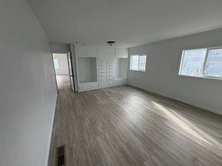 127 NE Benton St — Photo 29
