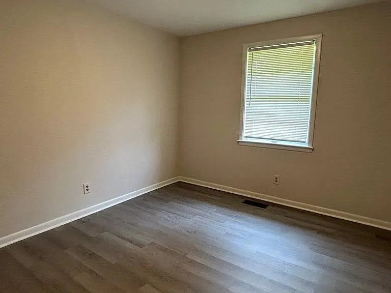 913 Park St — Photo 12