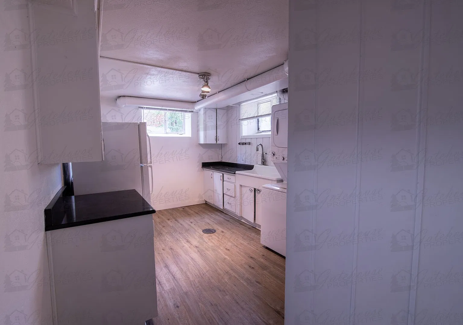 Comfortable 2-Bedroom Apartment Near Washington Park — Photo 4