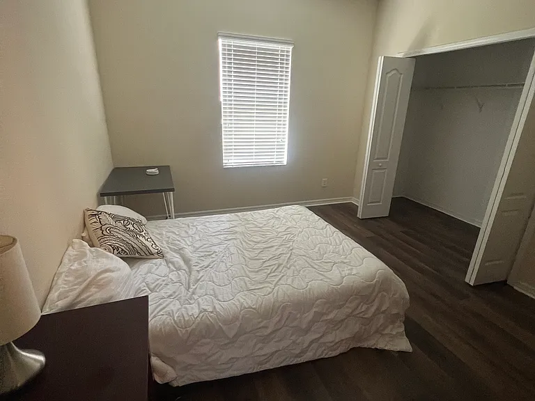 White Sapphire Rd — Photo 5