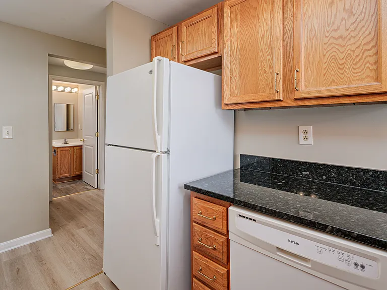 2438 Saint Paul St #2H — Photo 5