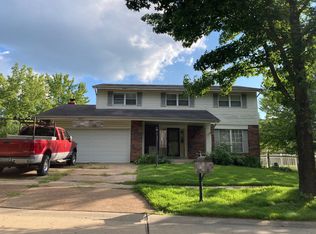 1159 Summit Meadows Dr, Fenton, MO 63026