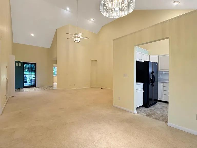 104 Lee Ave — Photo 3