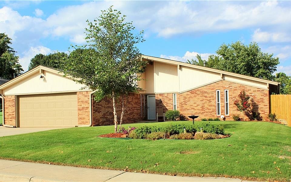 1st image of 613 Park Dr