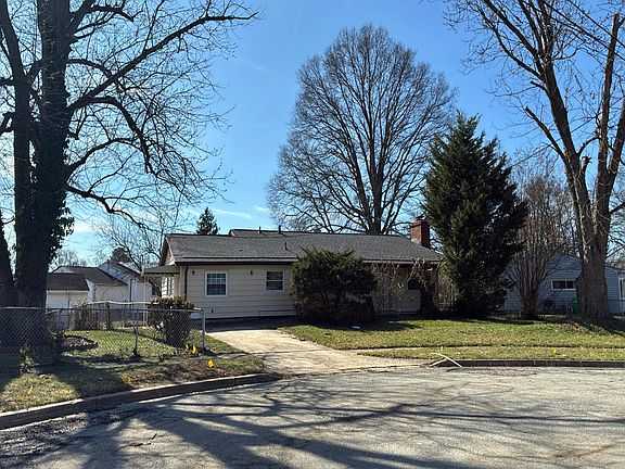 3rd image of 6204 Auth Rd