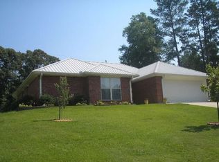13 Edna Dr, Hattiesburg, MS 39402