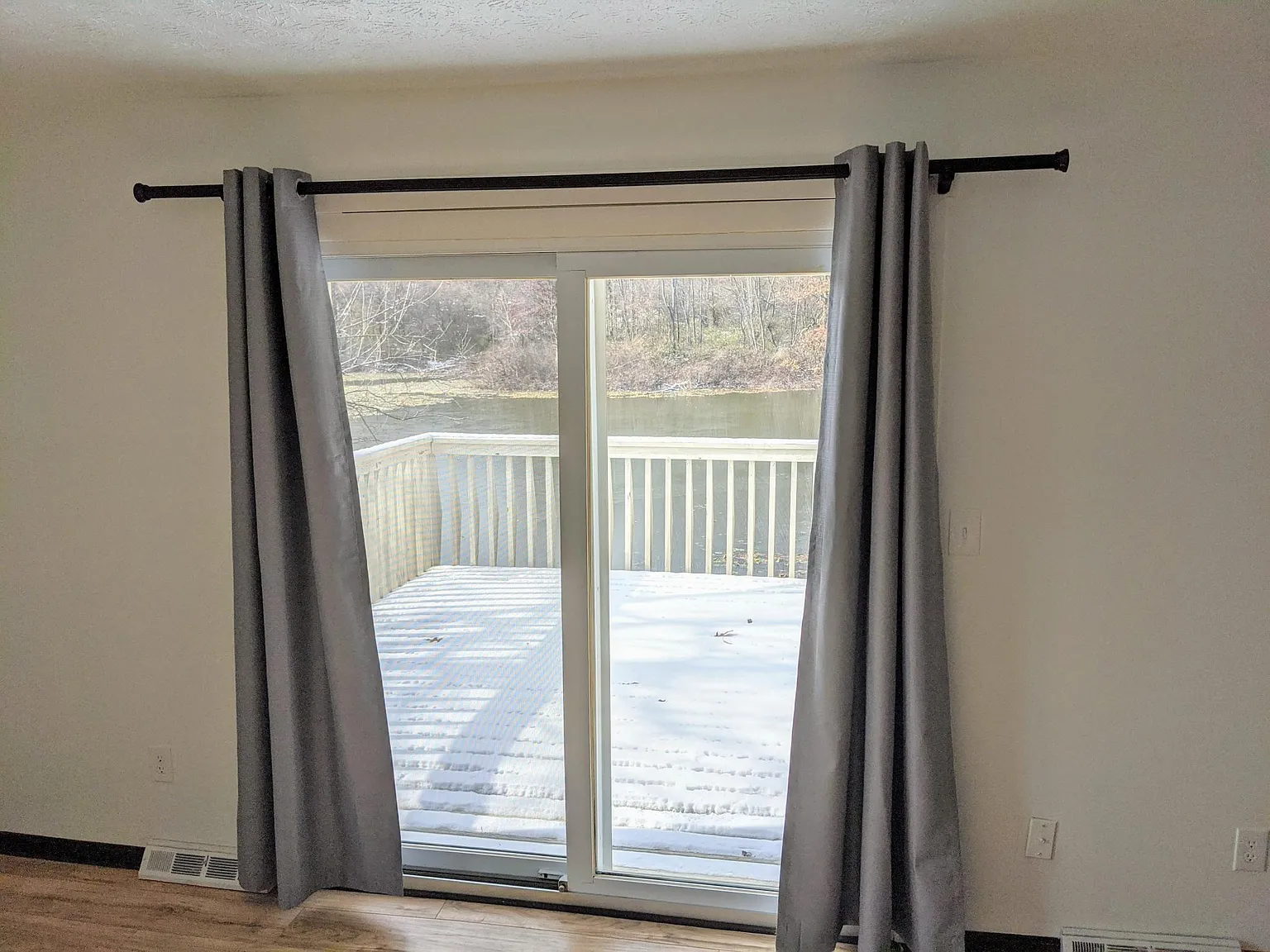 4 bed, 1.5 bath, 2500 sqft, $1,800 — Photo 4
