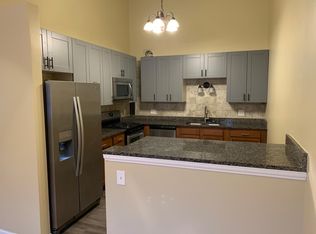 730 E Devon Ave, Roselle, IL 60172