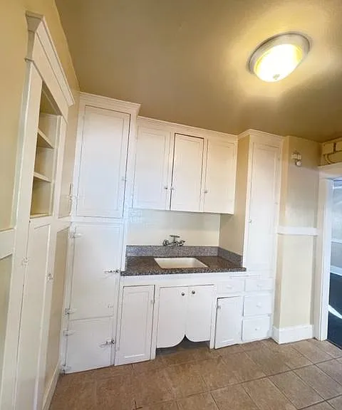 1065 E Ocean Blvd #5 — Photo 2