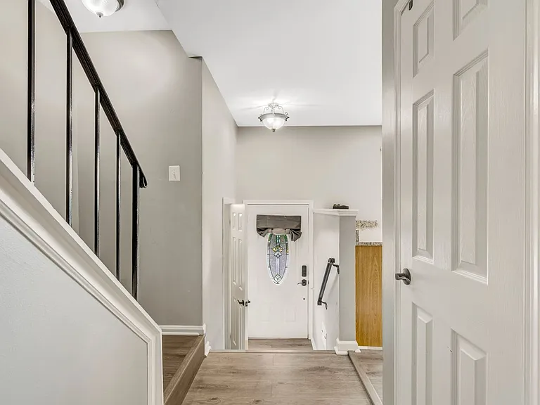 1848 Heather Glen Ct — Photo 5