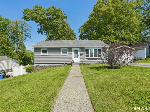 44 Clifton Place, Norwich, CT 06360