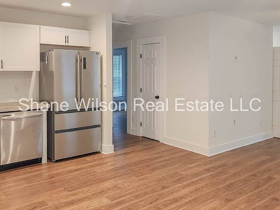 3rd image of 3610 Anderson Ave