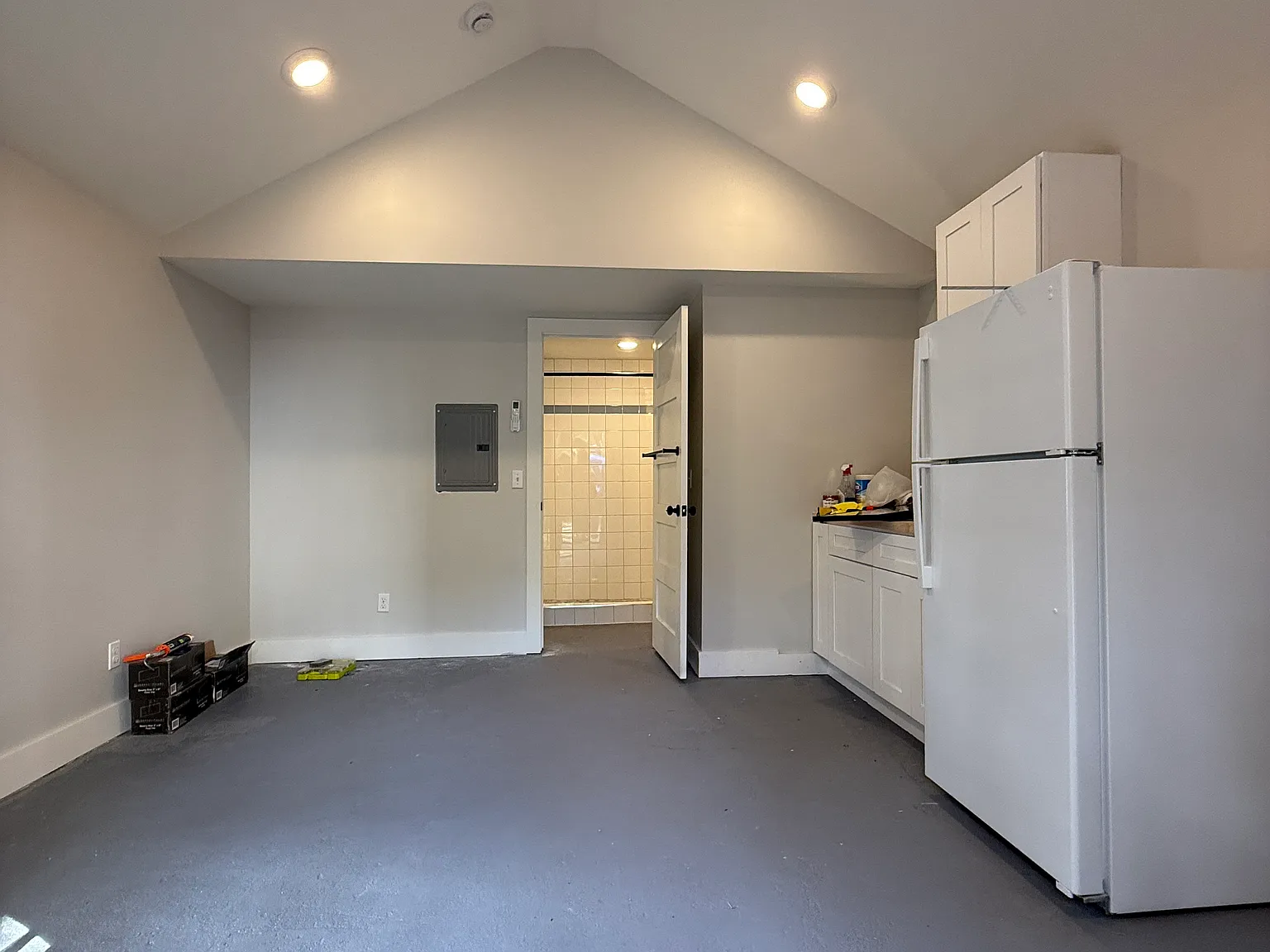 Studio, 330 sqft, $1,250 — Photo 3
