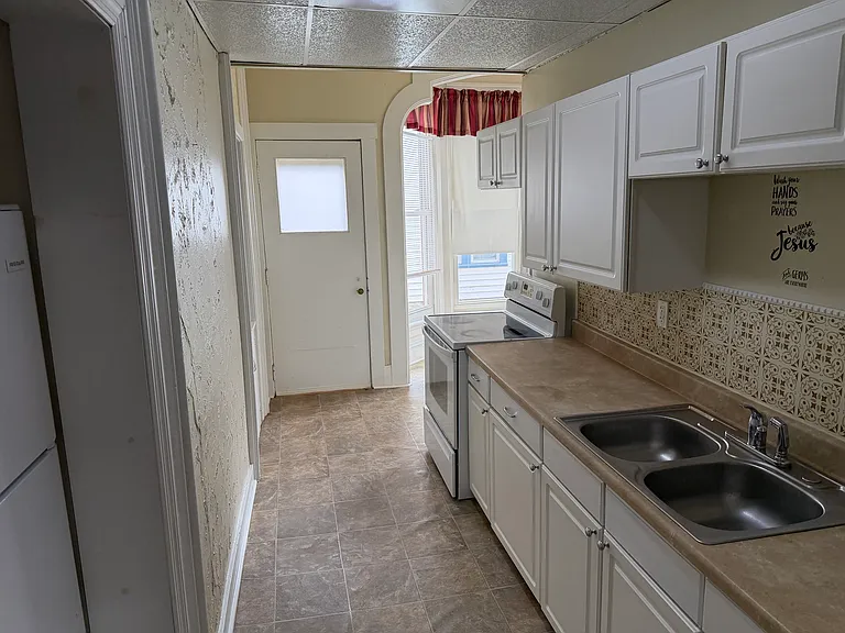 13 N Mulberry St #1 — Photo 8