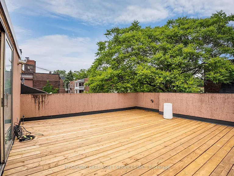 574 Saint Clair Ave W #UPPER — Photo 13