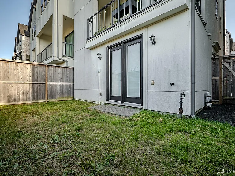 4009 University Grove St — Photo 2
