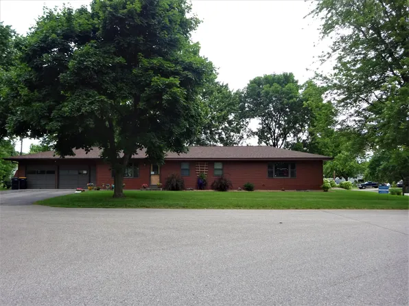 740 Albert St, Prescott, WI 54021