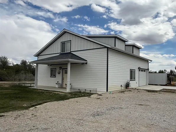 280 W Main St, Cowley, WY 82420
