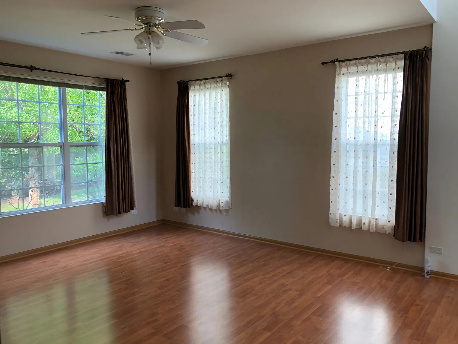 2723 Sheridan Ct — Photo 2