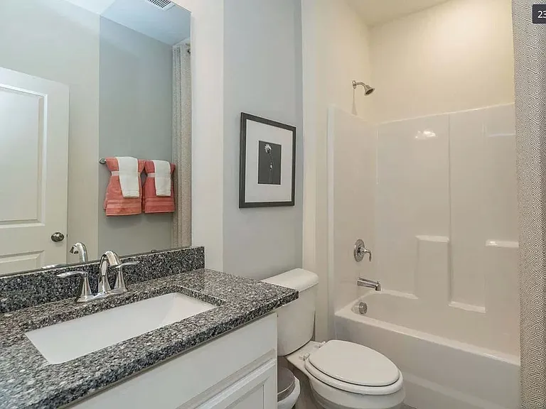 1215 Commack Dr — Photo 5