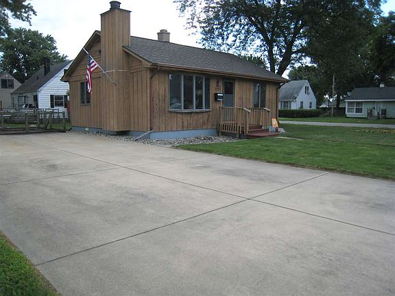 3rd image of 4603 Meadow Ln