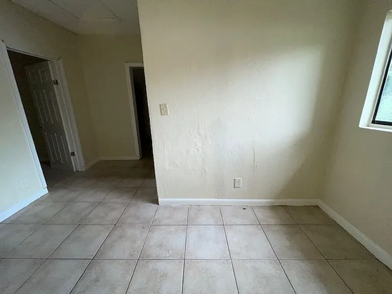 1703 McCarthy Ave — Photo 23