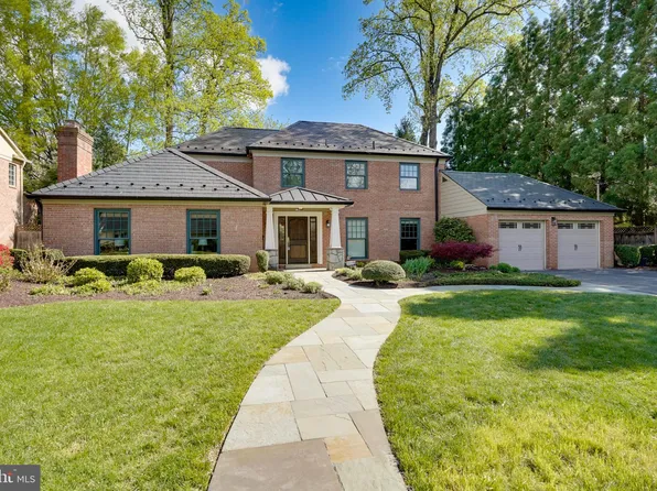 6109 Clearwood Rd, Bethesda, MD 20817