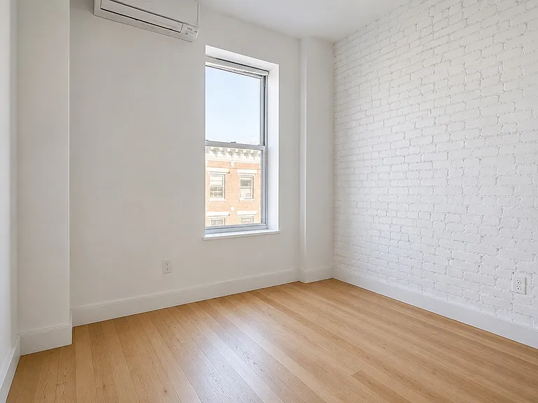 131 Smith St #3L — Photo 5