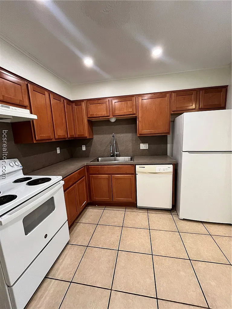 2 bed, 798 sqft, $1,100 — Photo 4