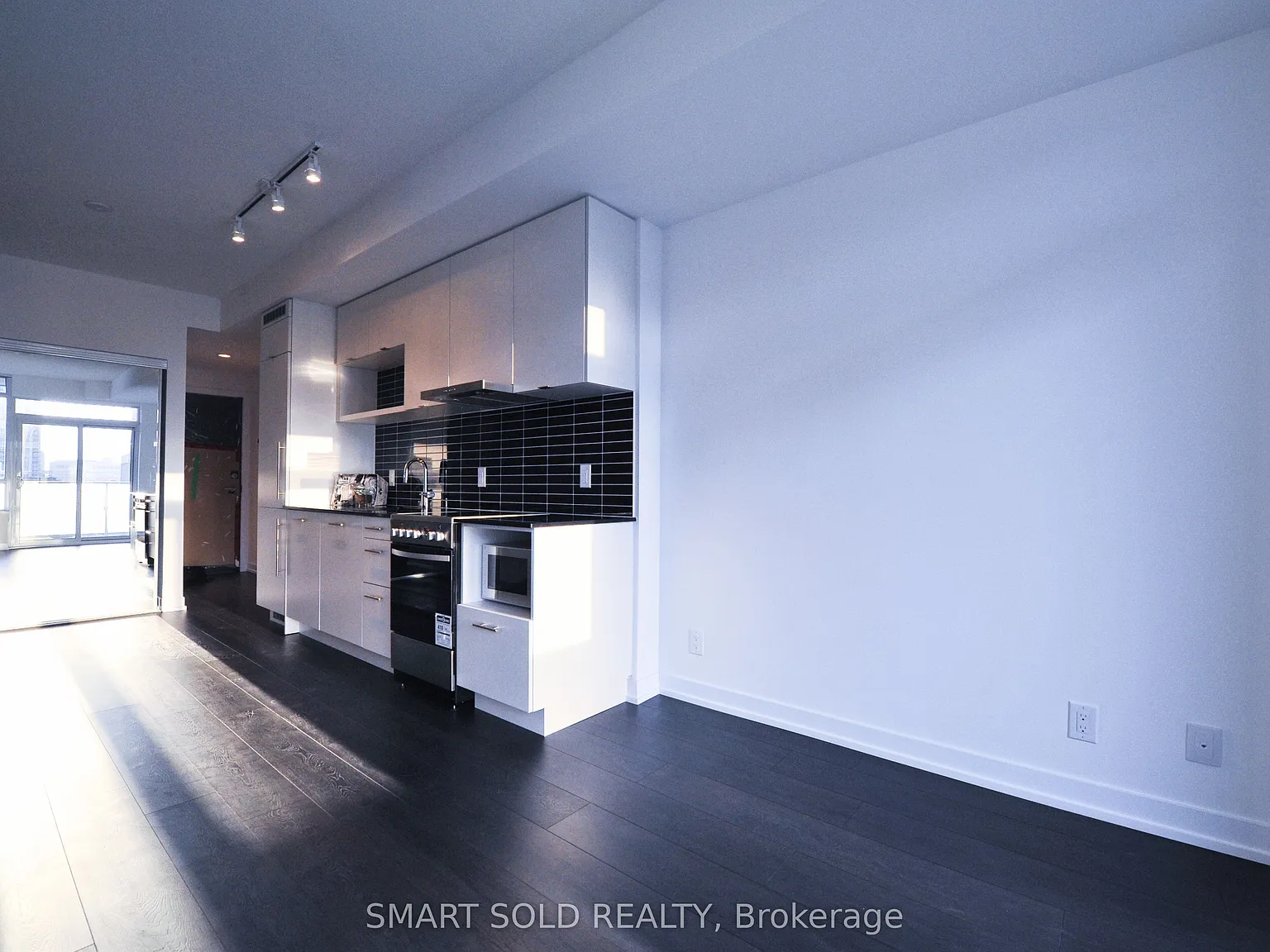 2 bed, $2,400 — Photo 3