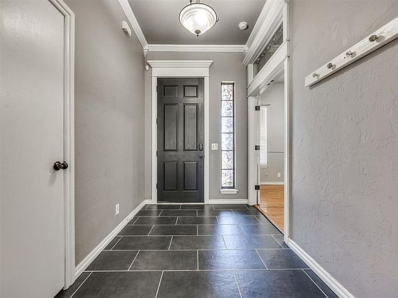 4th image of 417 Shrill St