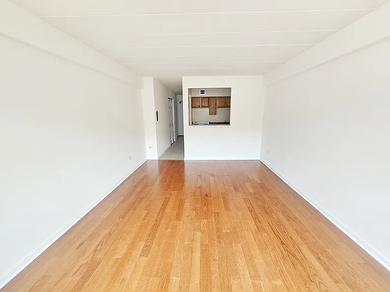 6800 N Sheridan Rd #2 — Photo 6
