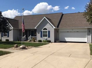 421 Briar Ln, Mattoon, IL 61938
