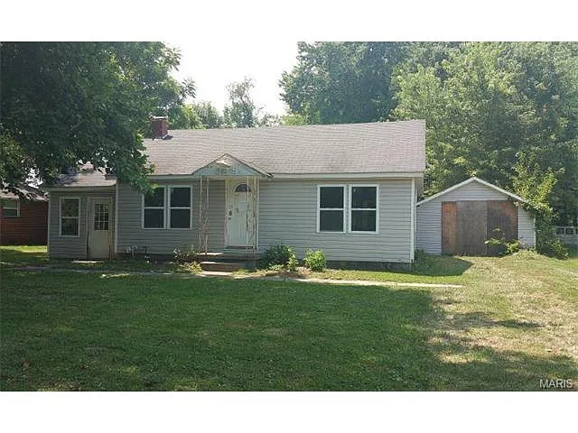 245 Maywood Dr photo 1