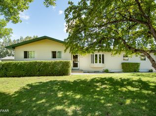 2206 6th Ave NW, East Grand Forks, MN 56721