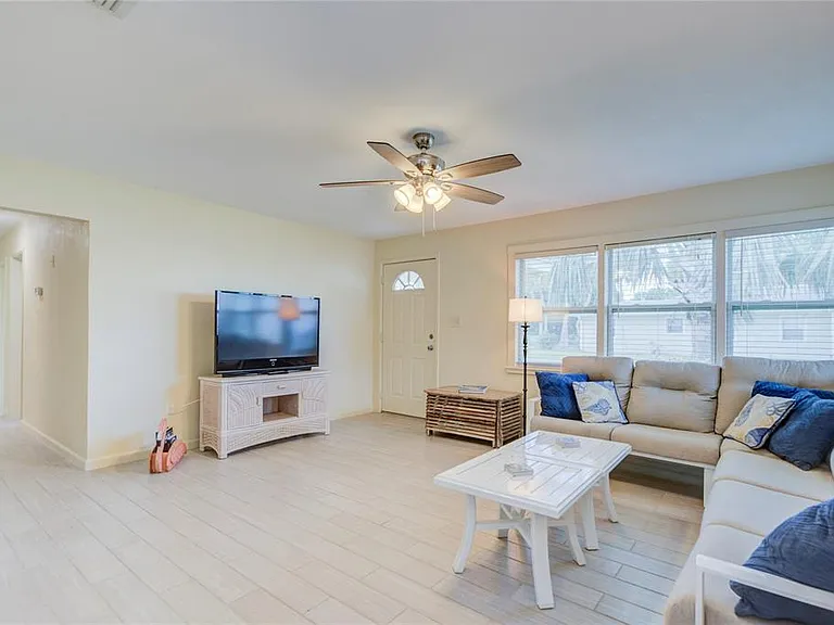 3200 W De Bazan Ave — Photo 7