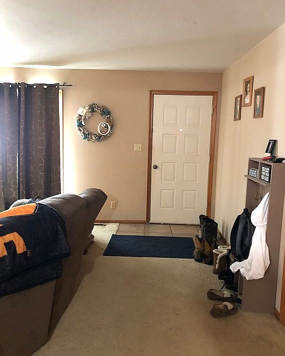 Dining area to front door