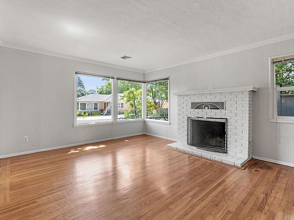 5th image of 131 Calvert Court