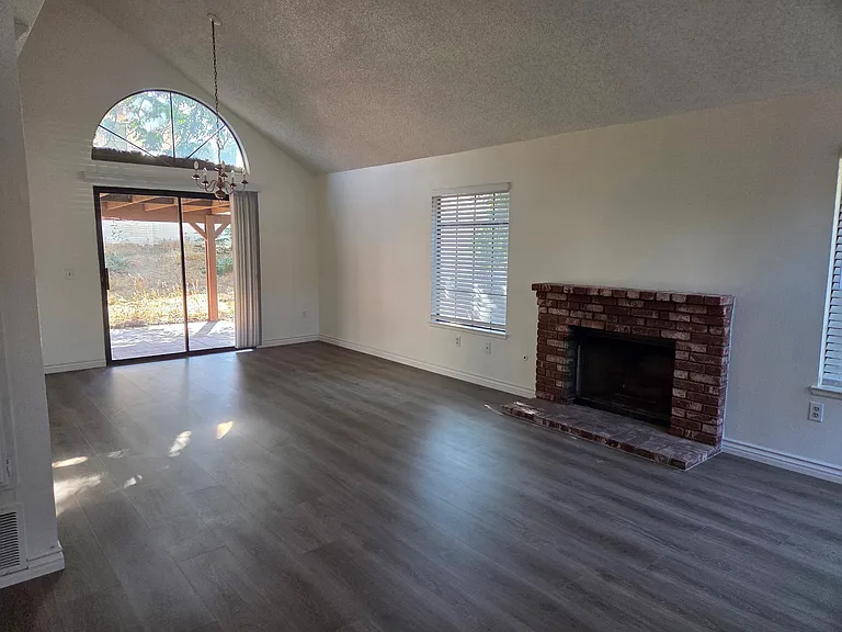 9829 Deer Creek Rd — Photo 2