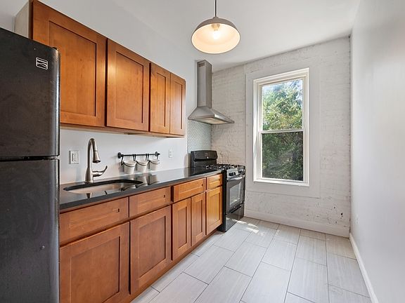 3rd image of 51 E 31st St #2