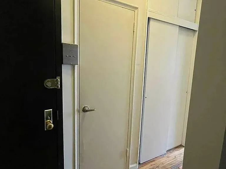 319 E 90th St #4D — Photo 3