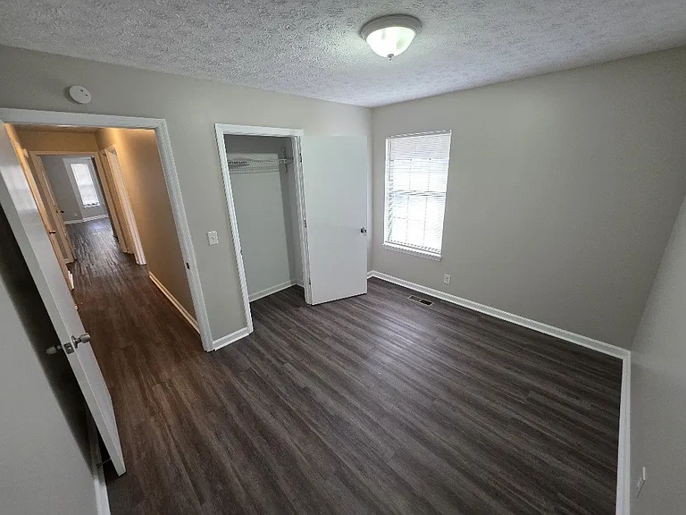 812 Shawnwood Cir — Photo 14