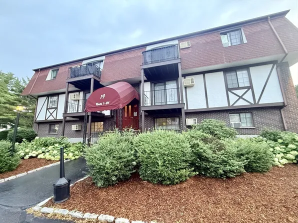 19 Erick Rd APT 2, Mansfield, MA 02048