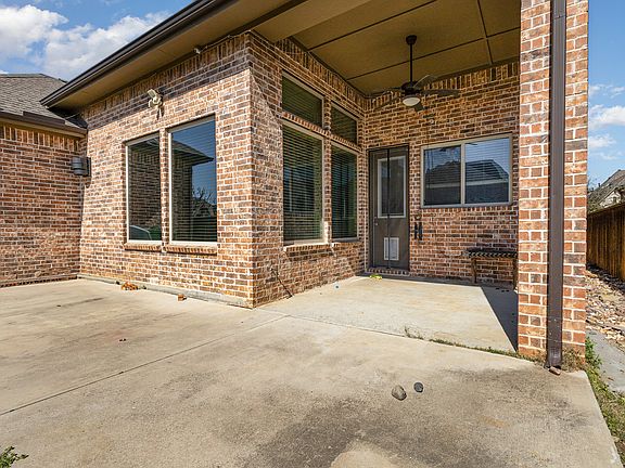 4th image of 1320 Blue Lake Blvd