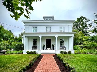 11 Ferry Rd, Old Lyme, CT 06371