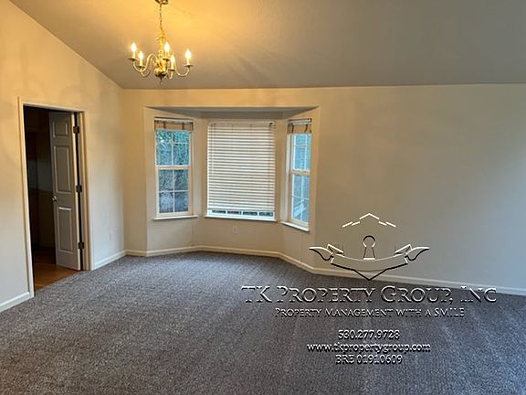 Family Room, Entrance to kitchen